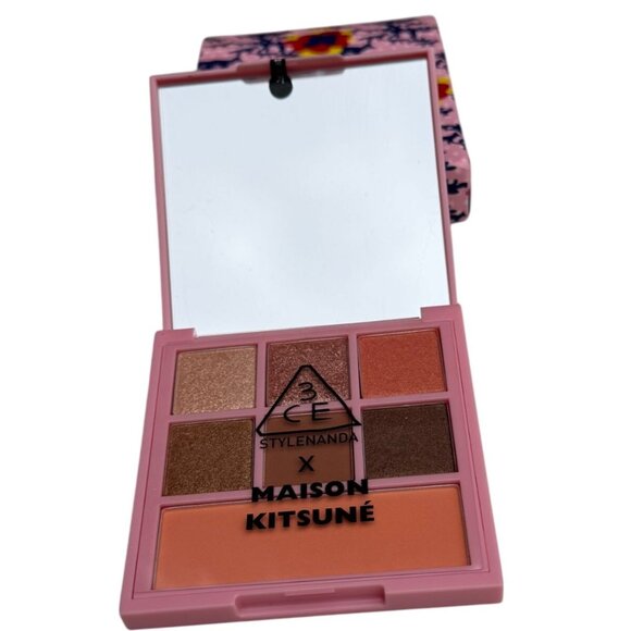 Maison Kitsune 3CE Stylenanda Eye Shadow Blush Palette Warming Wear New In Box - Picture 3 of 9